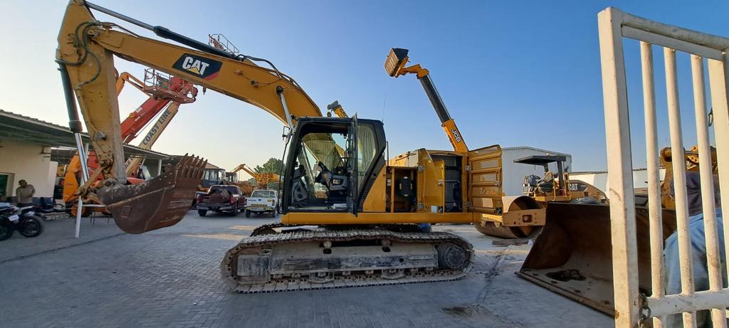 EXCAVATOR CAT 320