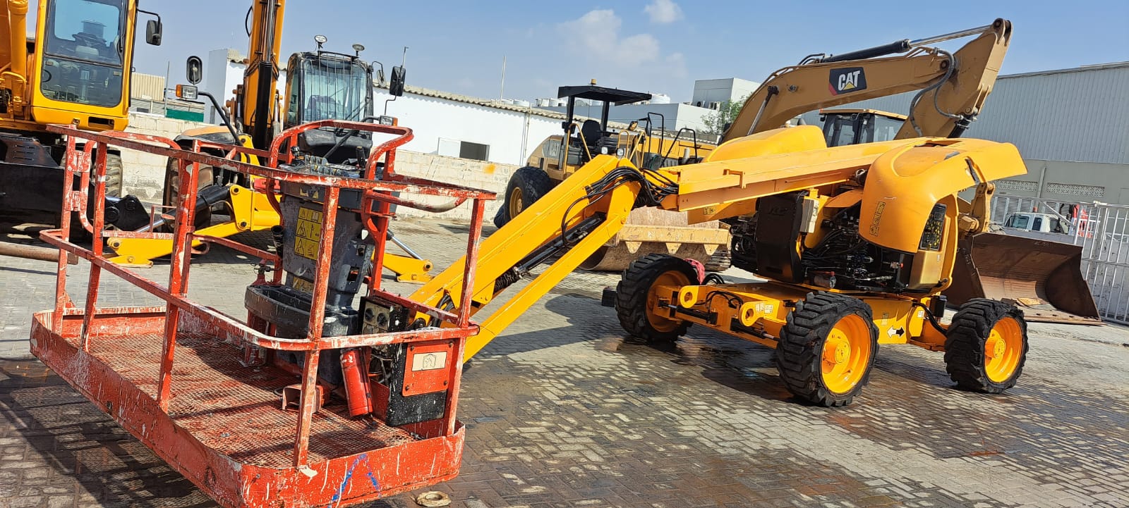 MAN LIFT JLG 600AJ 