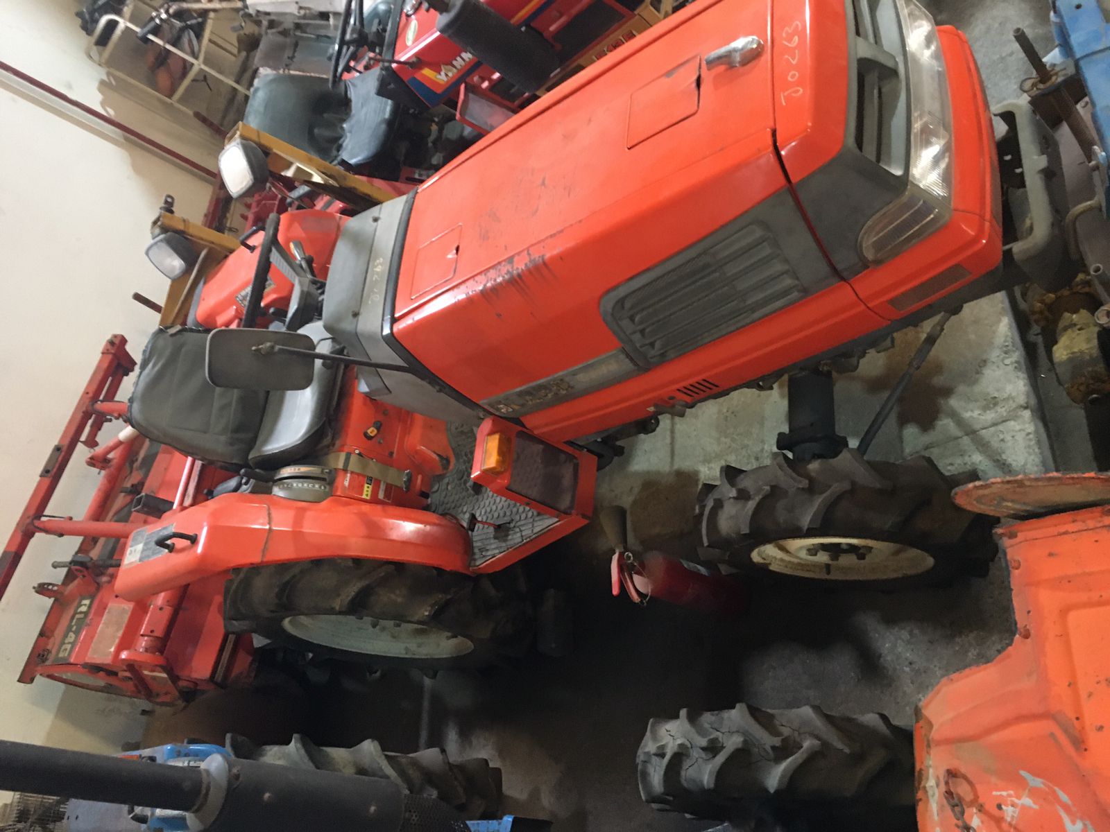 KUBOTA GL220 TRACTOR