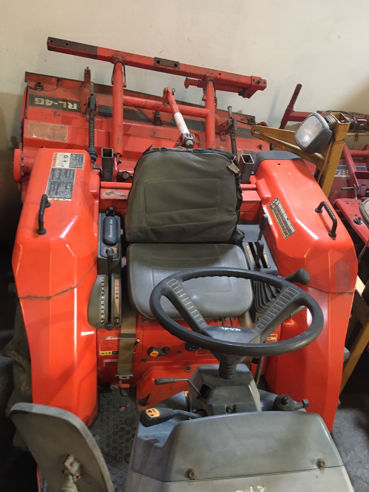 KUBOTA GL220 TRACTOR