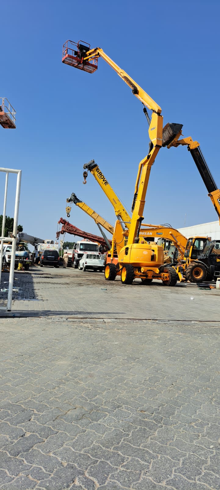 MAN LIFT JLG 600AJ 
