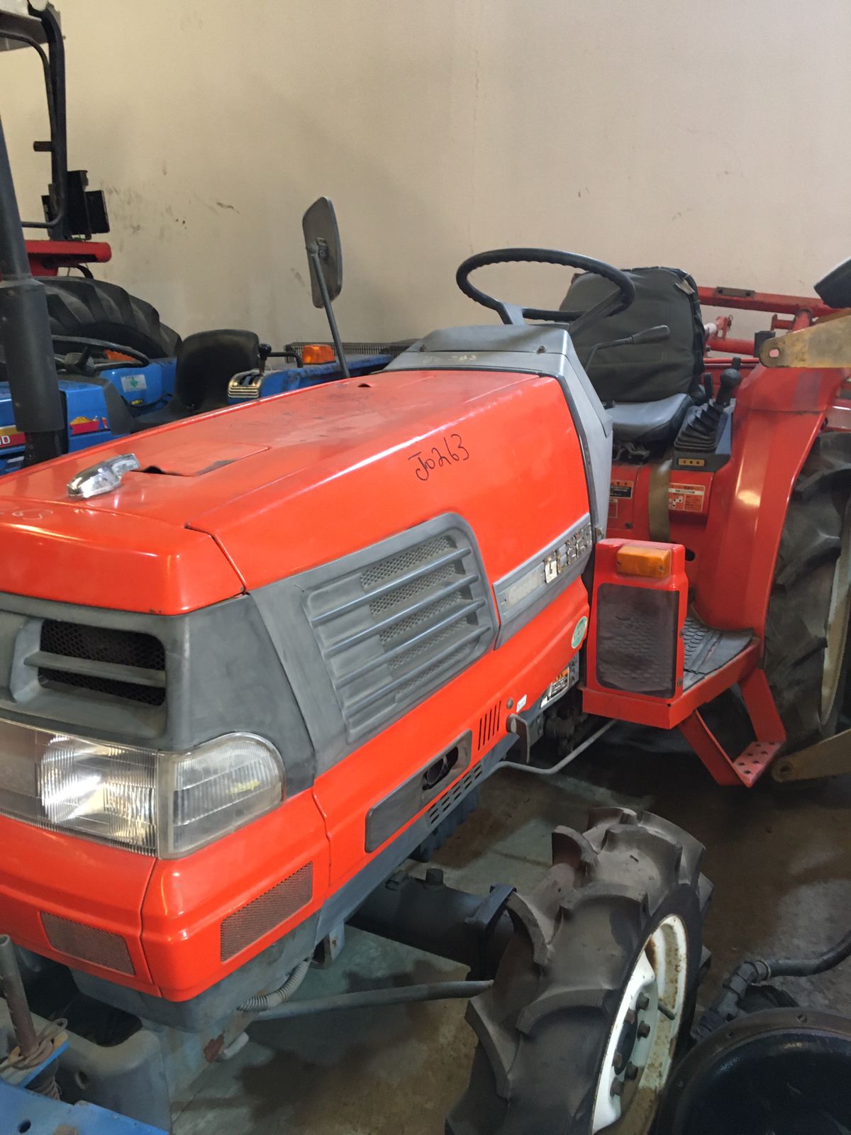 KUBOTA GL220 TRACTOR